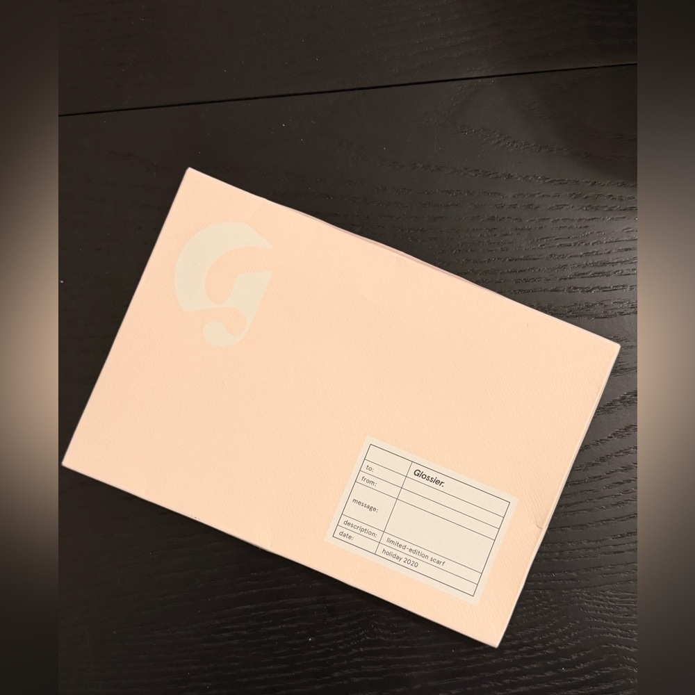 Glossier Limited Edition Holiday Scarf 2020 BNIB